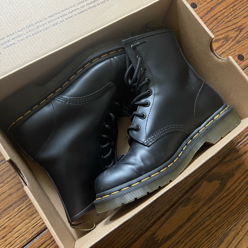 Dr. Martens 1460 Women's (size US 8) Smooth Leather Lace Up Boots